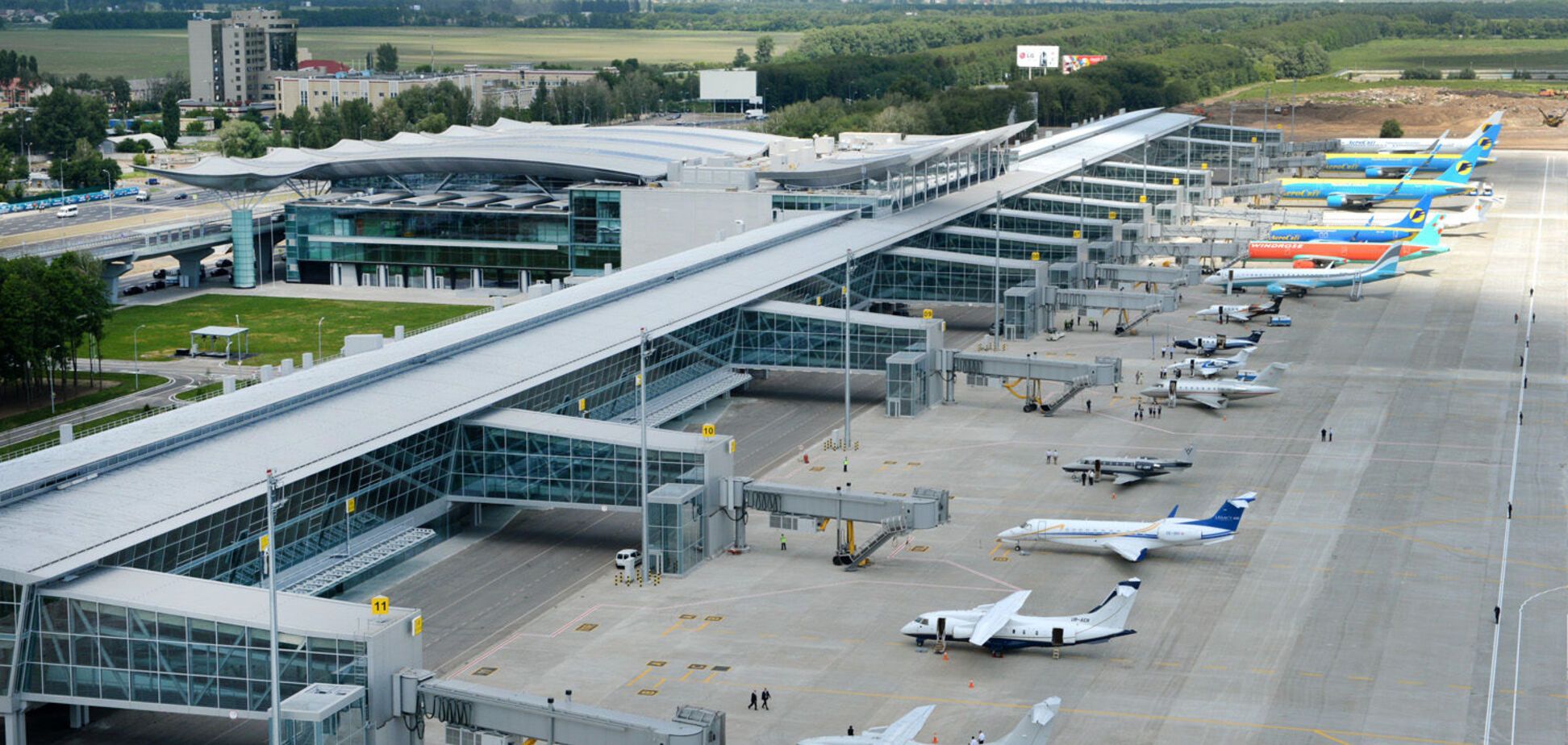 Знайшли 'мертві душі': аеропорт 'Бориспіль' зловили на низці грубих порушень
