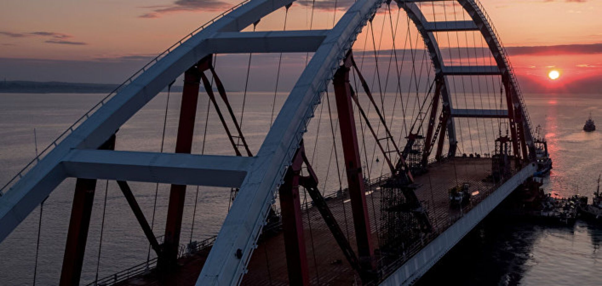 Терміни будуть зірвані: окупанти визнали проблеми з Керченським мостом