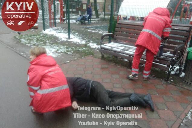 На Киевщине у всех на глазах умер мужчина