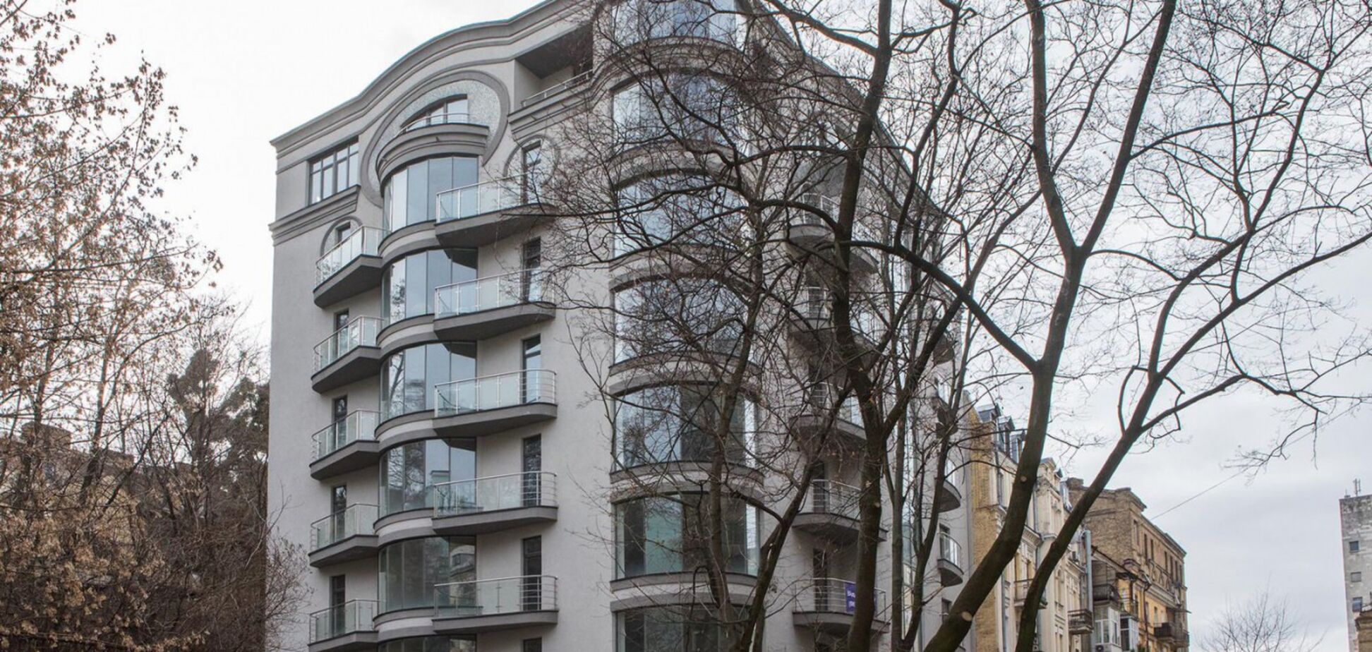 Лещенко показал свою квартиру спустя год после скандала. Опубликовано видео