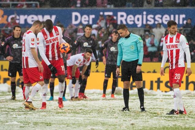 Курйоз року: у Німеччині футбольний суддя не зміг знайти на поле 11-метрову позначку