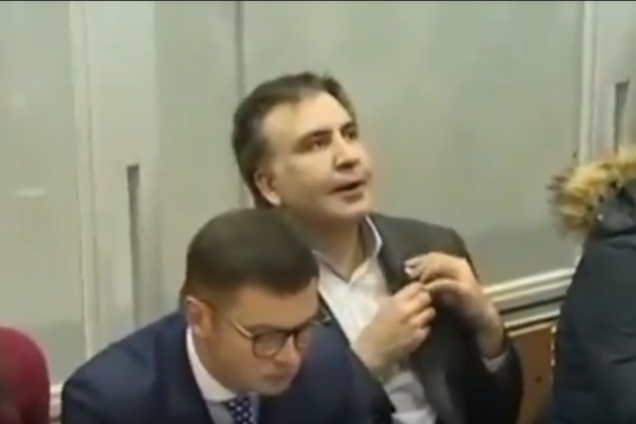 По стопам Добкина: странное поведение Саакашвили в суде озадачило сеть