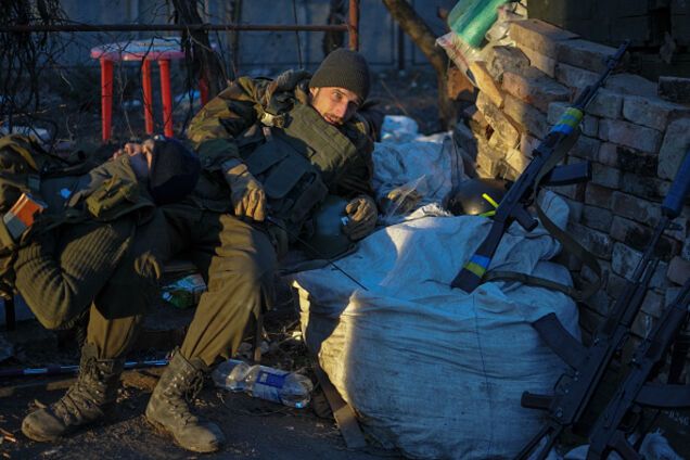 'Мощнейшее огневое влияние': штаб АТО сообщил о тяжелых боях на Донбассе