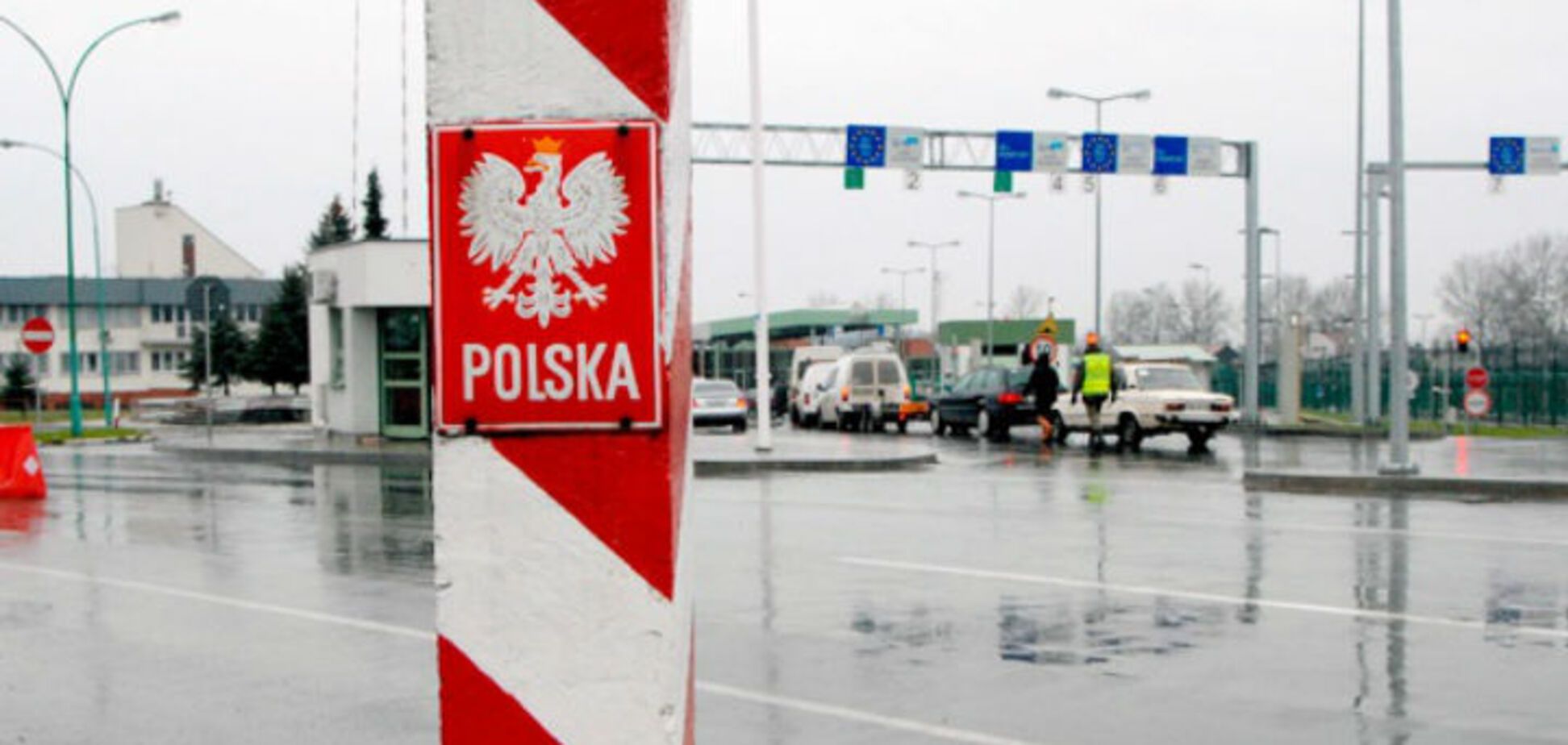 Украина и Польша достигли договоренности по взаимным 'черным спискам'