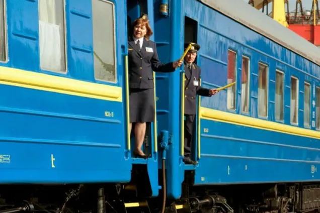 "Залучити до відповідальності": у Кременчуці залізничники влаштували страйк