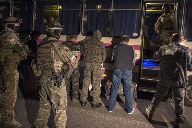 Боевики захотели остаться под властью 'хунты'. А как же 'русский рай'?