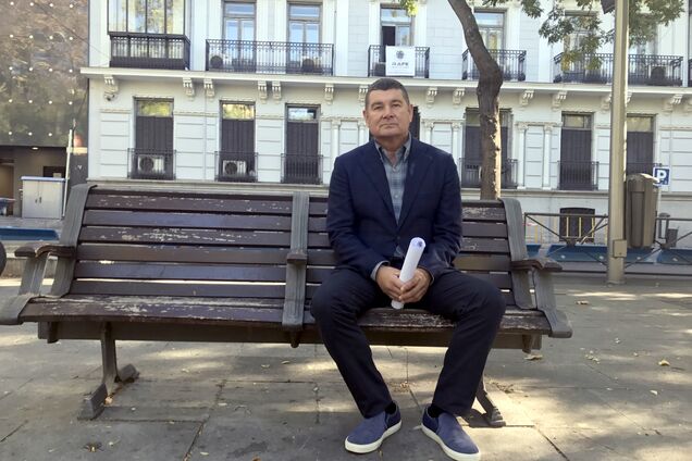 Беглеца Онищенко засекли в Европе на коне: опубликовано фото