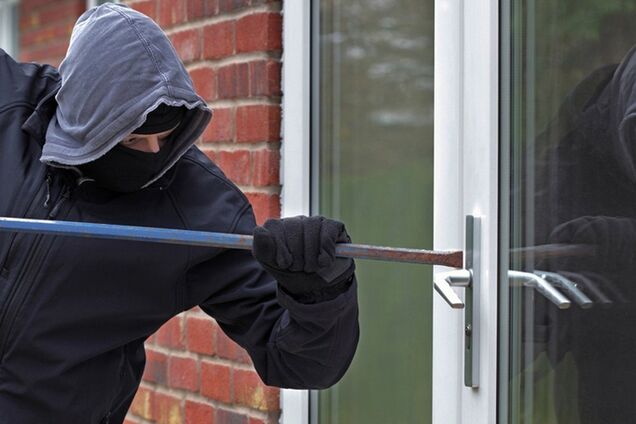 Забудьте о матрасах: украинцам посоветовали, где лучше хранить ценности