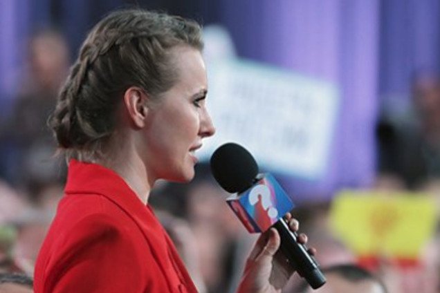 'Она не дурочка': в России объяснили публичные игры Собчак с Путиным