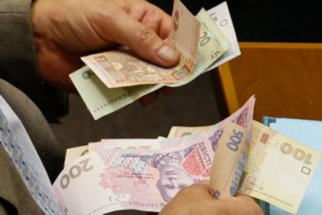 Праздники помешают: в Украине перенесли выплату пенсий за январь