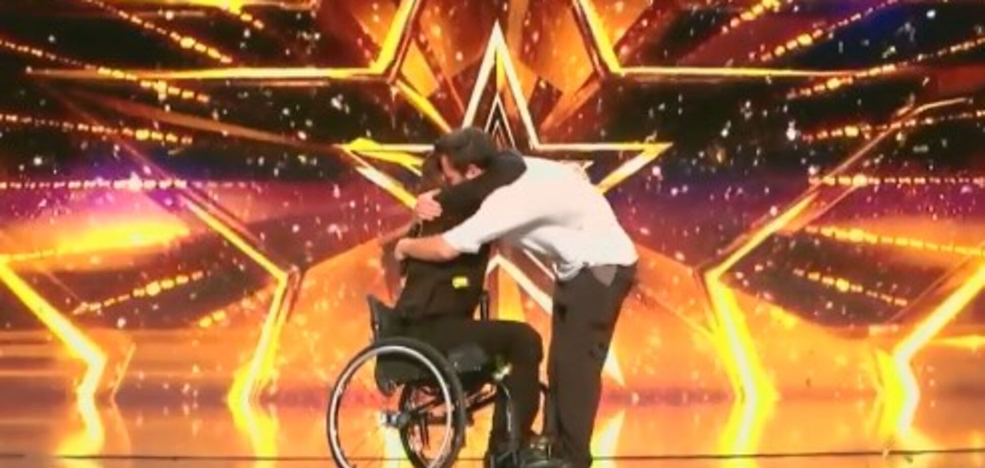 Слезы и овации стоя: участники французского талант-шоу произвели фурор в сети