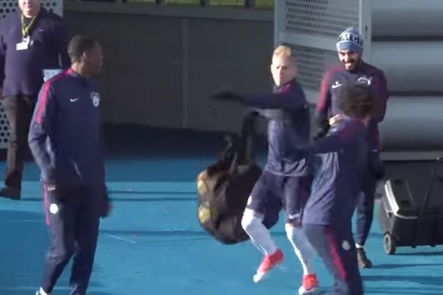 'Удирал, как антилопа!' Футболист сборной Украины устроил 'разборки' с партнером по команде: опубликовано курьезное видео