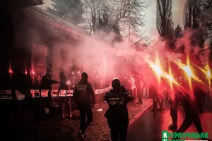 У Кременчуці спалахнула масова бійка з поліцією