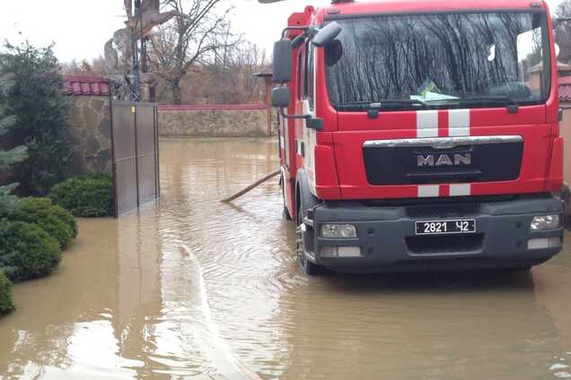 Потужний паводок на Закарпатті: стали відомі катастрофічні наслідки