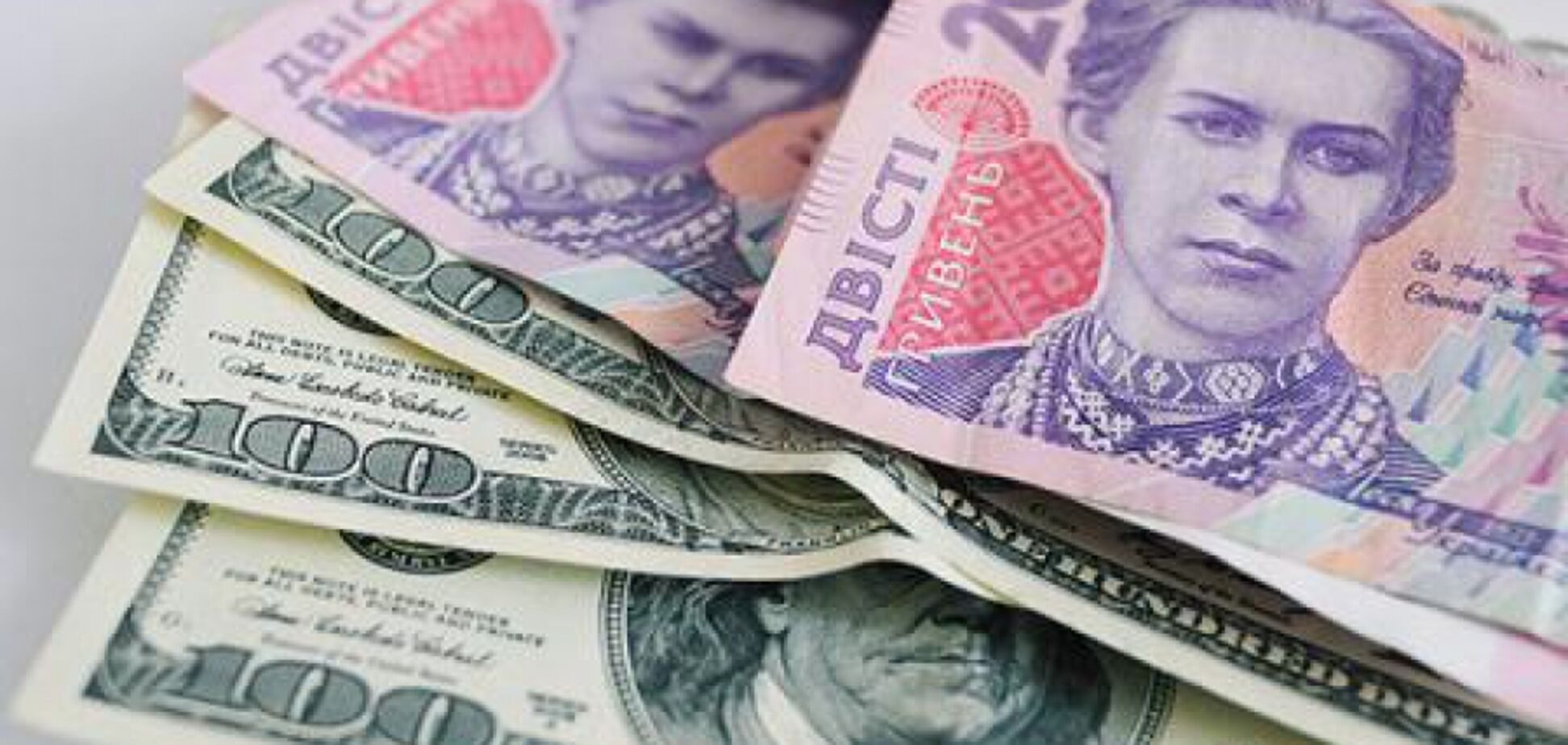 Курс доллара в Украине: в НБУ объяснили, что творится с гривней