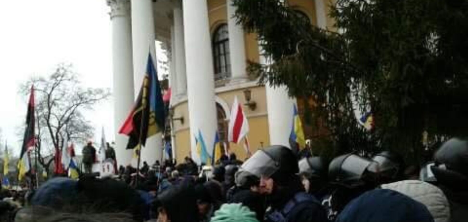 Штурм Октябрьского в Киеве: Саакашвили обвинили в 'убийстве'