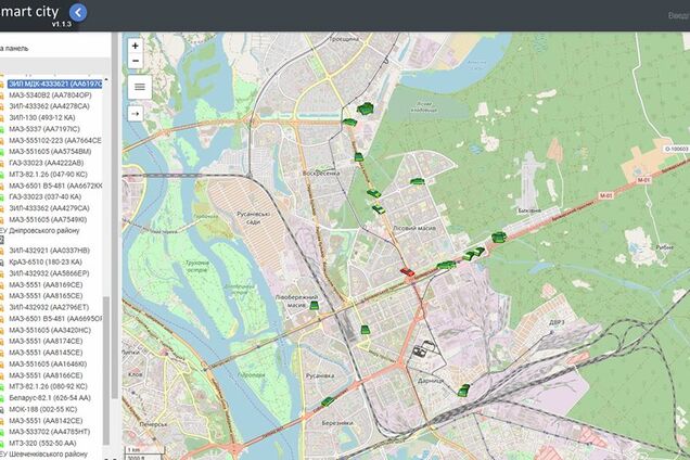 На просьбу не выезжать в снегопад лучше всех отреагировали снегоуборочные машины
