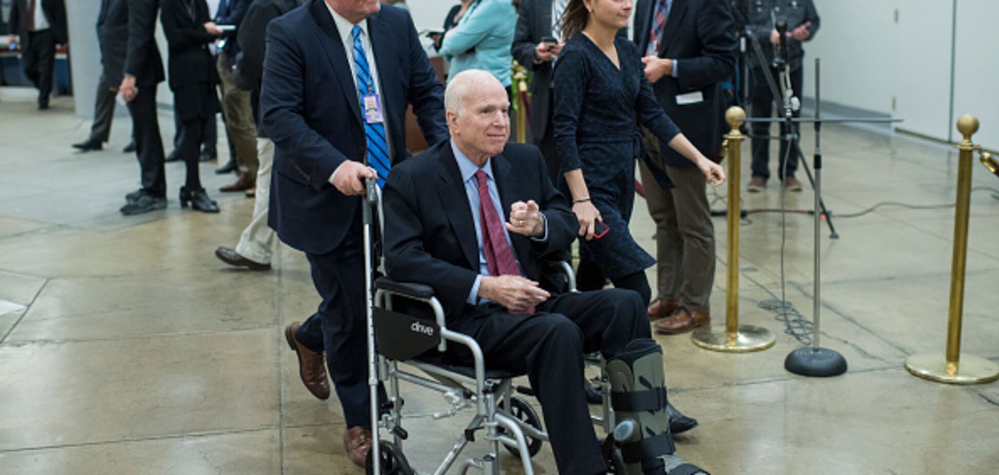 'Чувствую себя хорошо': Маккейн заявил о намерении вернуться к работе