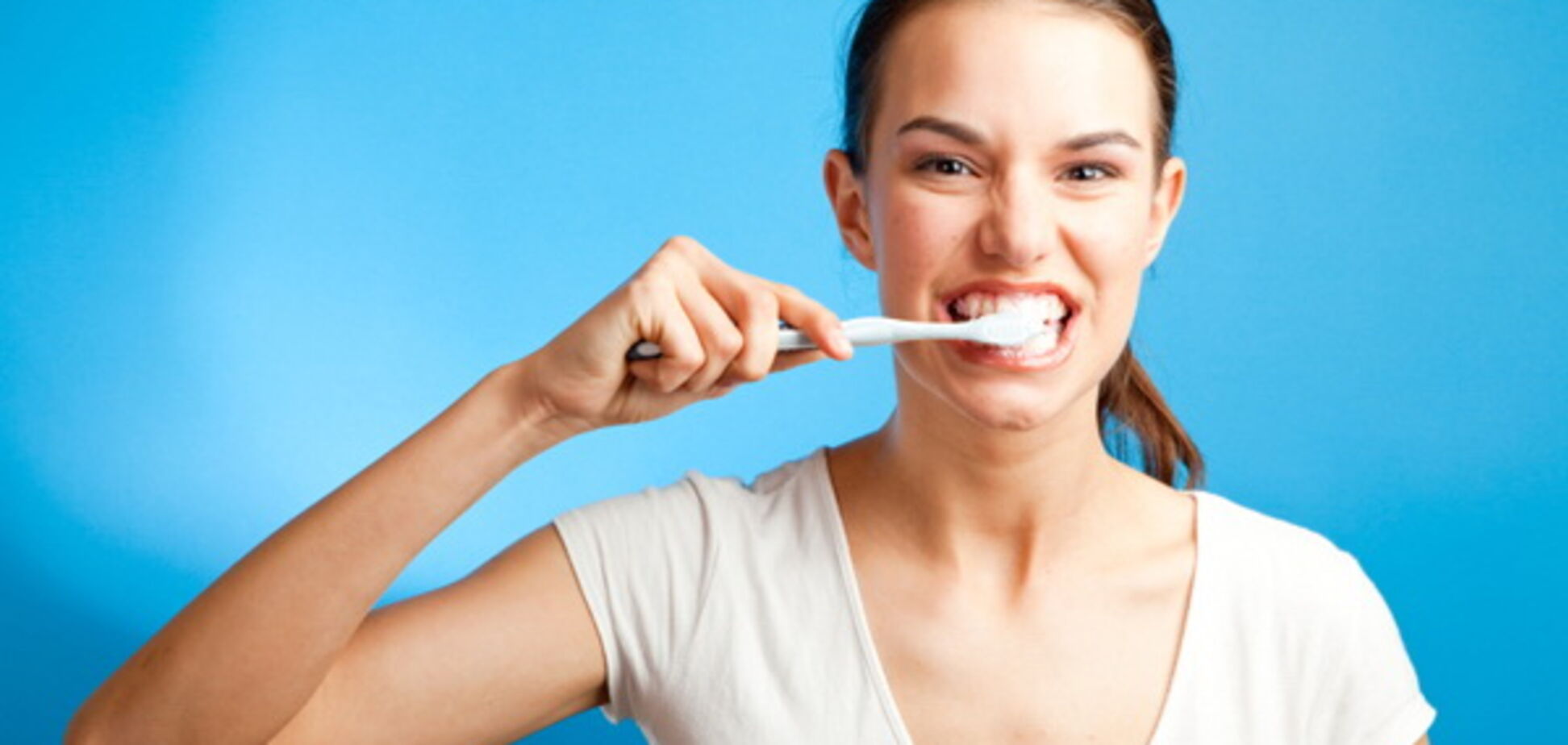 Стоматологи розповіли, що буде, якщо один раз не почистити зуби