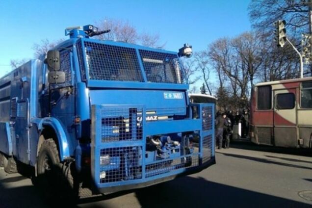 Нацгвардії дозволили розганяти протести водометами і бронетехнікою