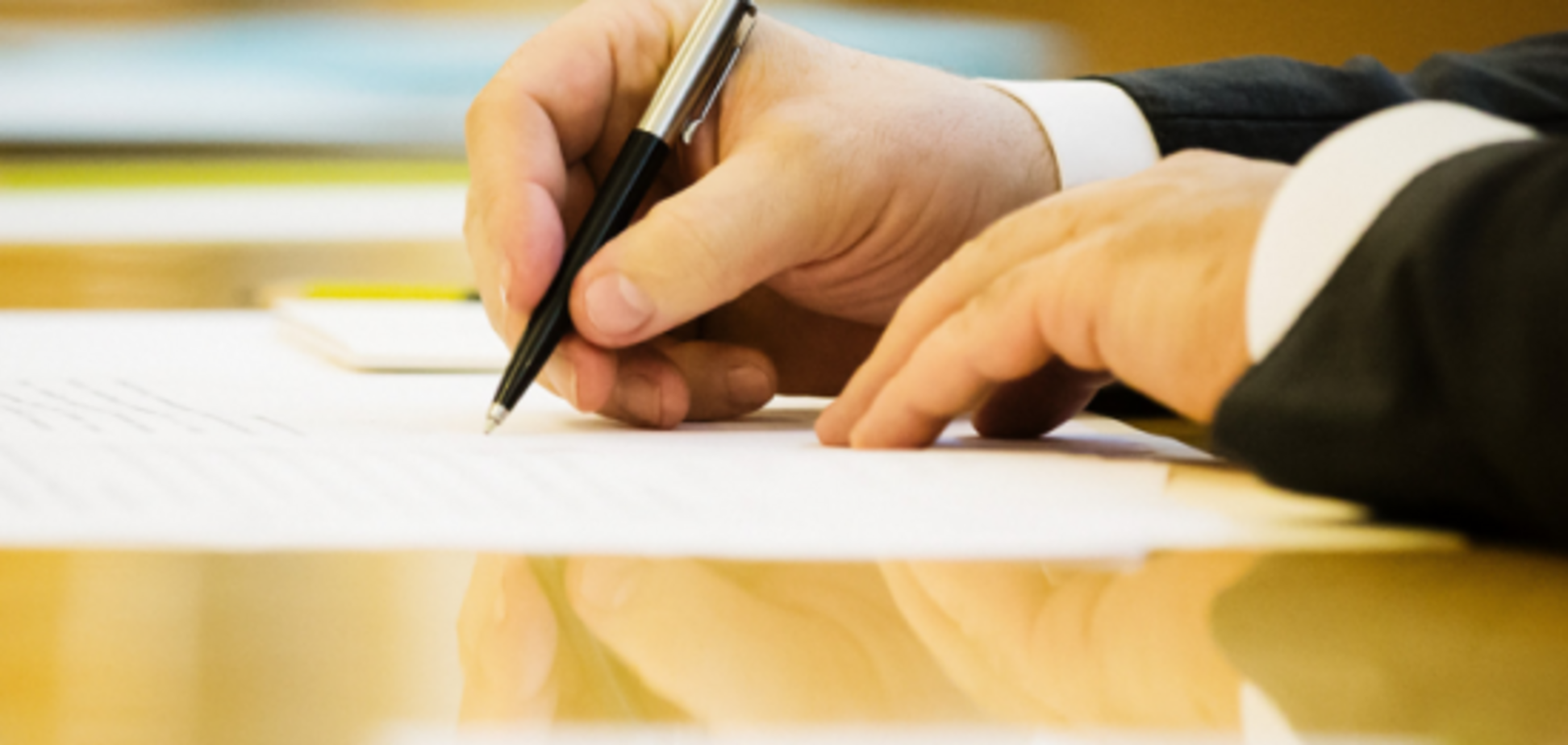 Глава РДА, який скаржився на наглядачів Держгеокадастру, звільнений за махінації із землею