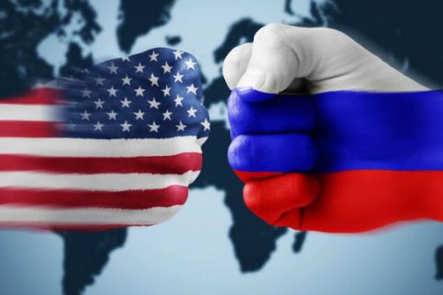 Розпалюють війну: Росія звинуватила США за рішення про постачання зброї в Україну