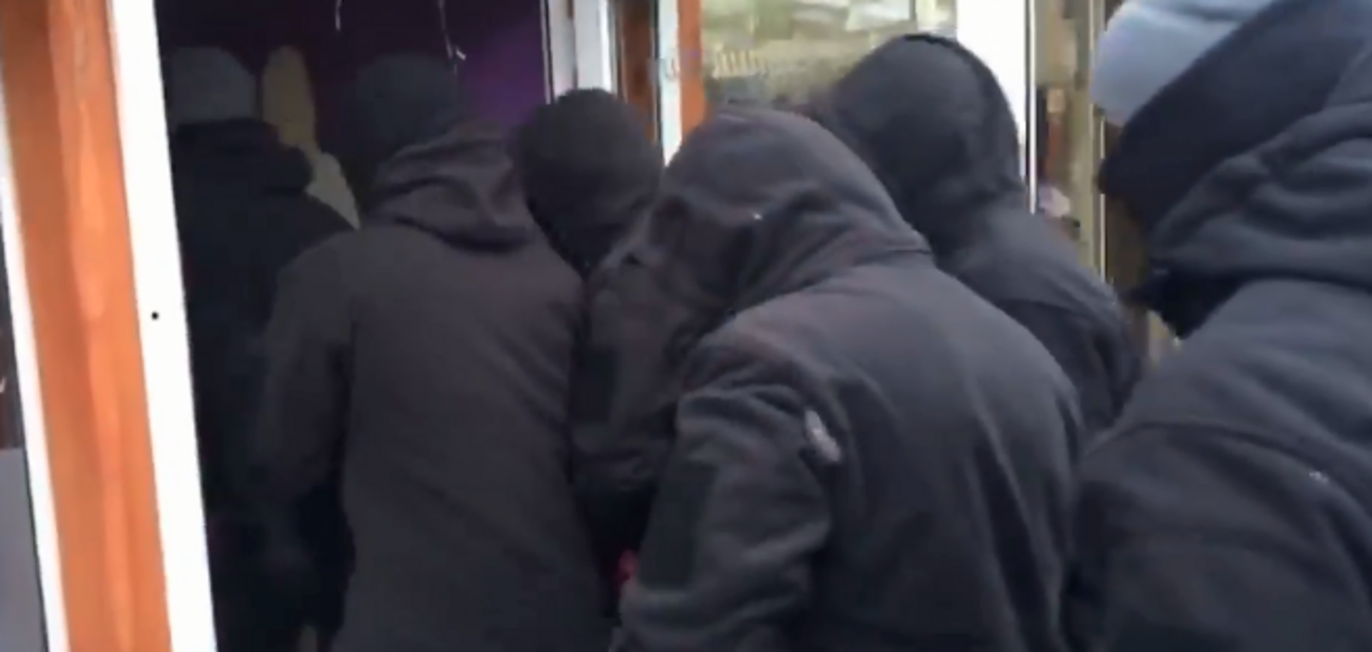 люди в балаклавах