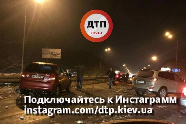 Масштабное ДТП в Киеве: столкнулись сразу 5 авто