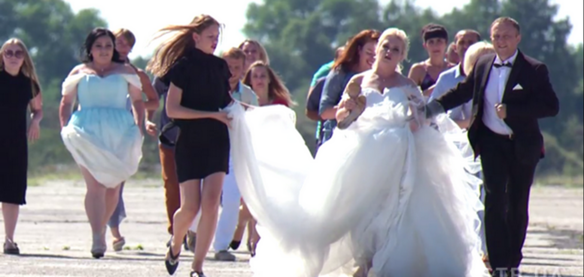 'Зважені та щасливі-7': как пары играли свадьбы и толкали самолет 