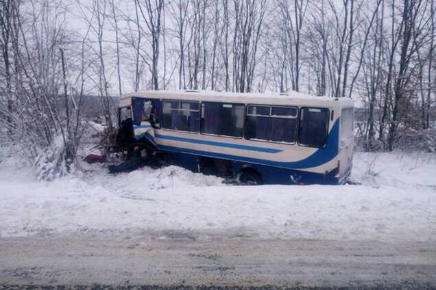 Во Львовской области разбился автобус осужденными