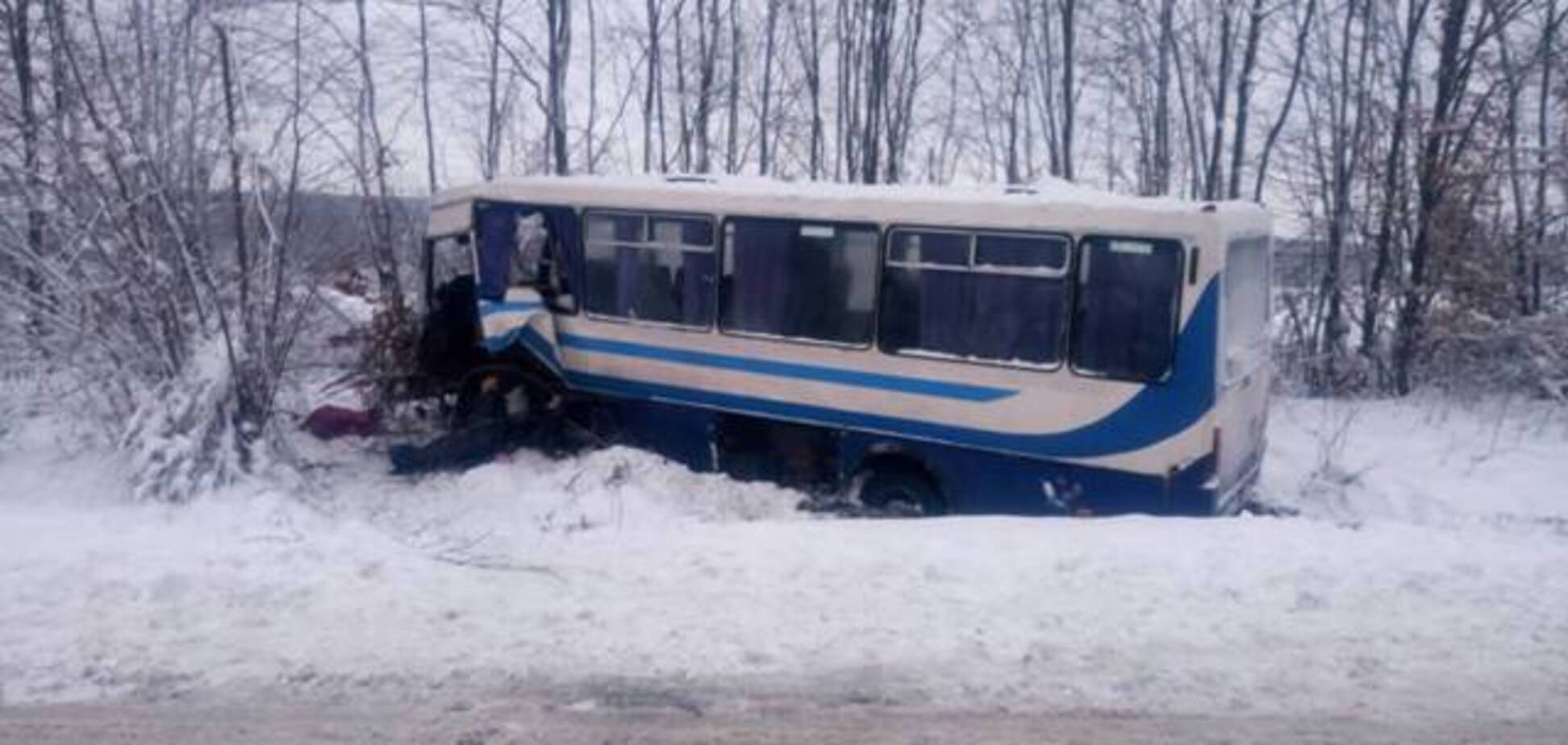 Во Львовской области разбился автобус осужденными