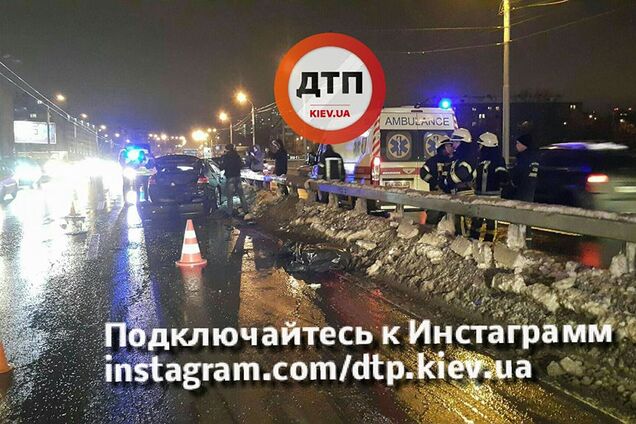 У Києві сталася смертельна ДТП: пасажир загинув, а водій авто втік