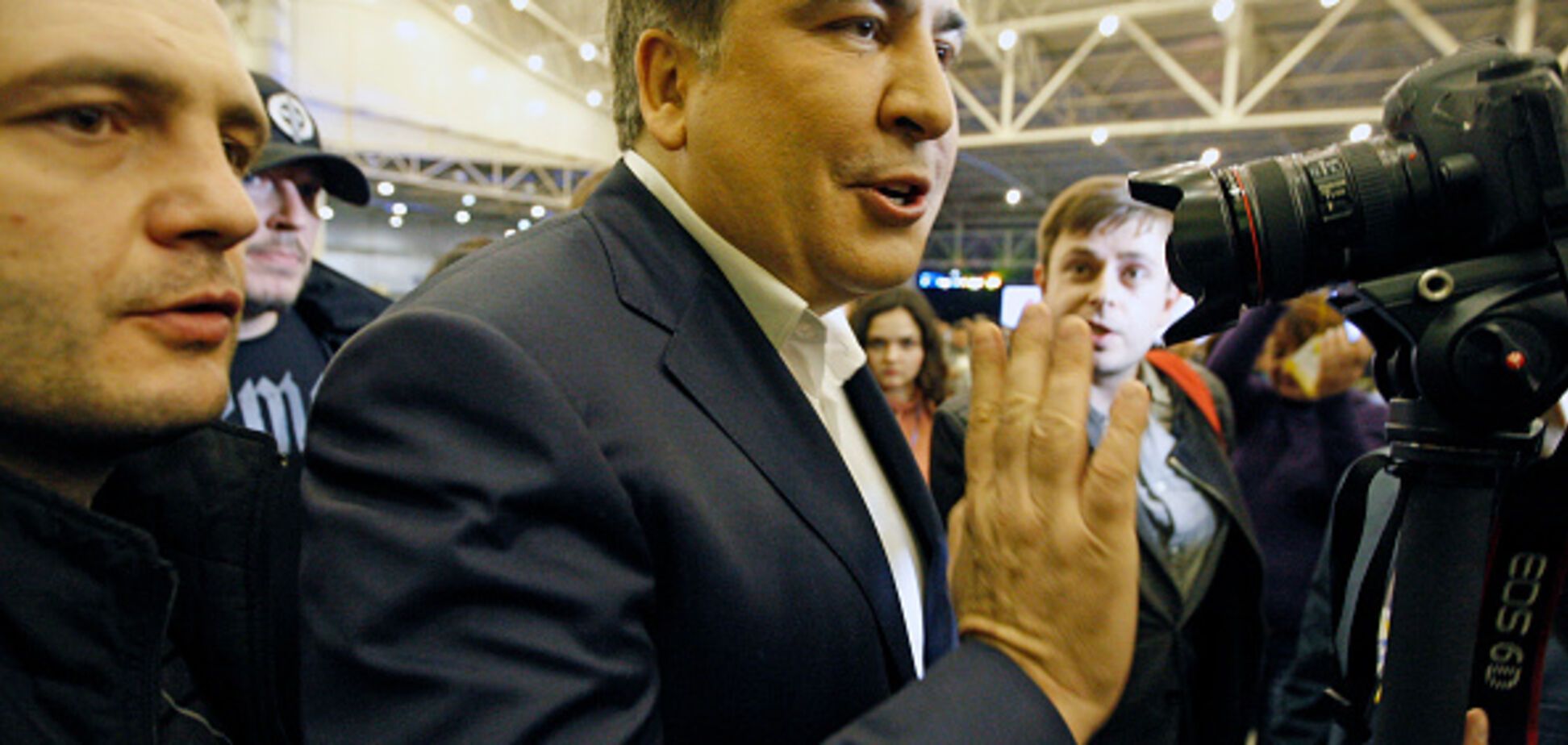 В России толпа Саакашвили устроила забег на зло Путину: яркое фото