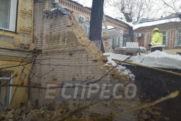 Обвал стены в центре Киева: всплыли новые подробности громкого ЧП