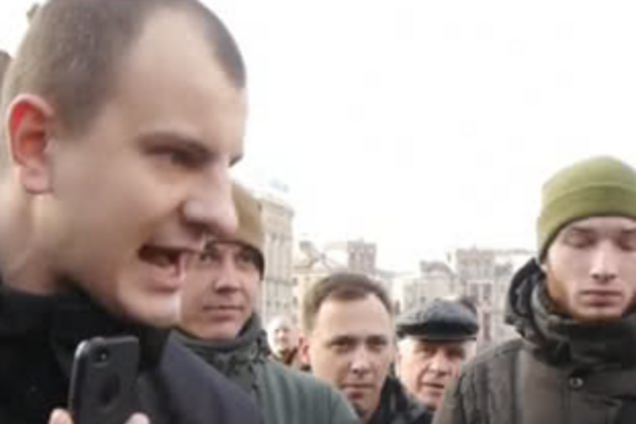 У Києві активіст плюнув в обличчя головному редактору 'Країни'