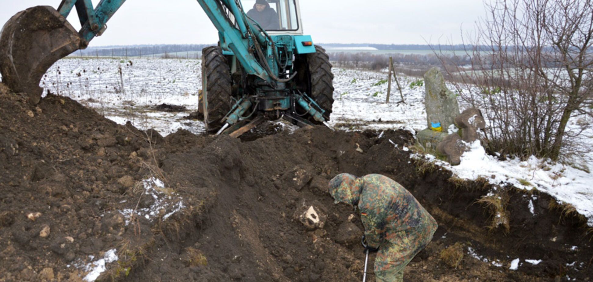 Черепи розбиті навпіл: під Вінницею знайшли моторошне масове поховання