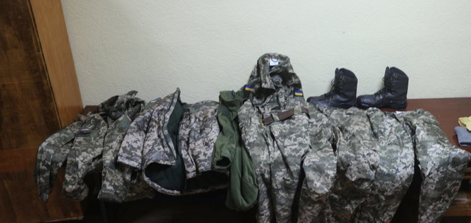 Форма, первый залет и быт: первые недели в армии