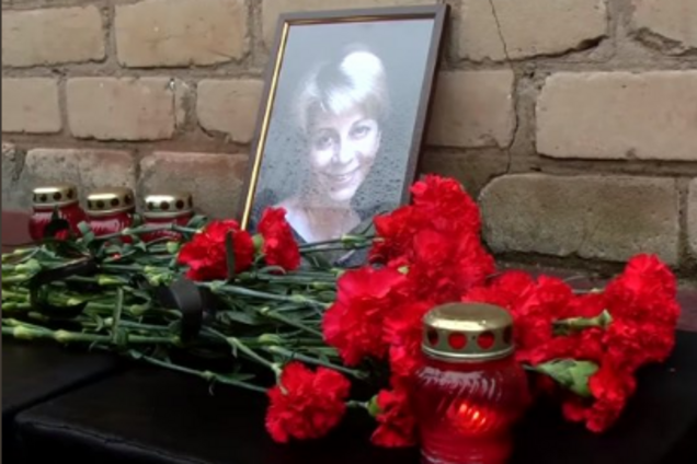 Меморіальна дошка Доктору Лізі