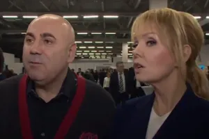 Лижут Путину до потери пульса: поведение российских звезд привело сеть в бешенство
