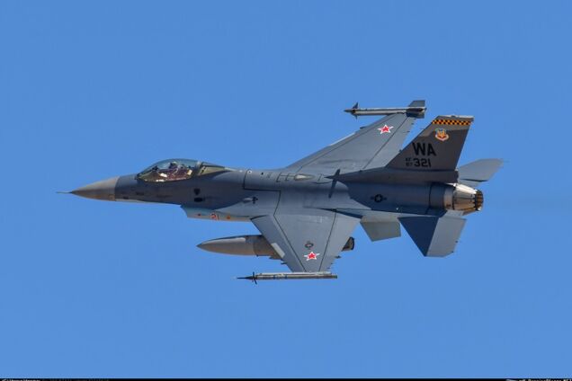 Зачем россиянам напомнили про эскадрилью 'Агрессор'?