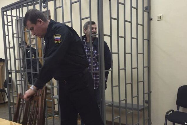 'Клетки' и 'аквариумы' крымской фемиды