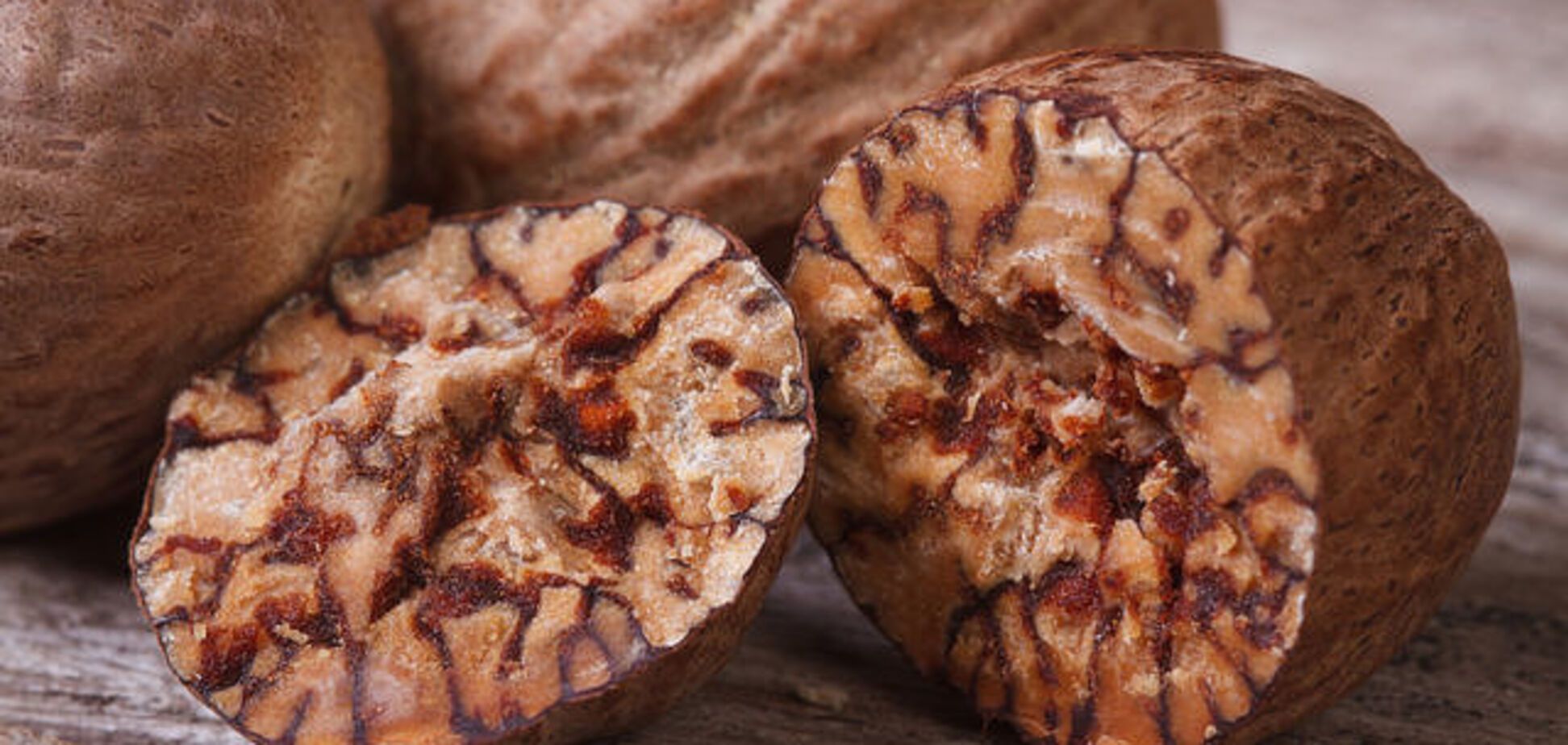 Случайные жизни: эта замученная женщина пережила и мужа, и сына