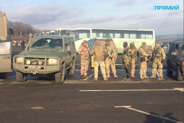 Украина и террористы 'ЛДНР' провели самый масштабный обмен пленными