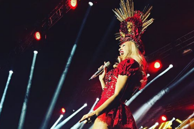 Оля Полякова