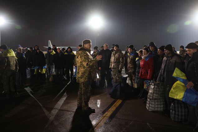 'Им нас не одолеть': мать бойца АТО дала первый комментарий после освобождения