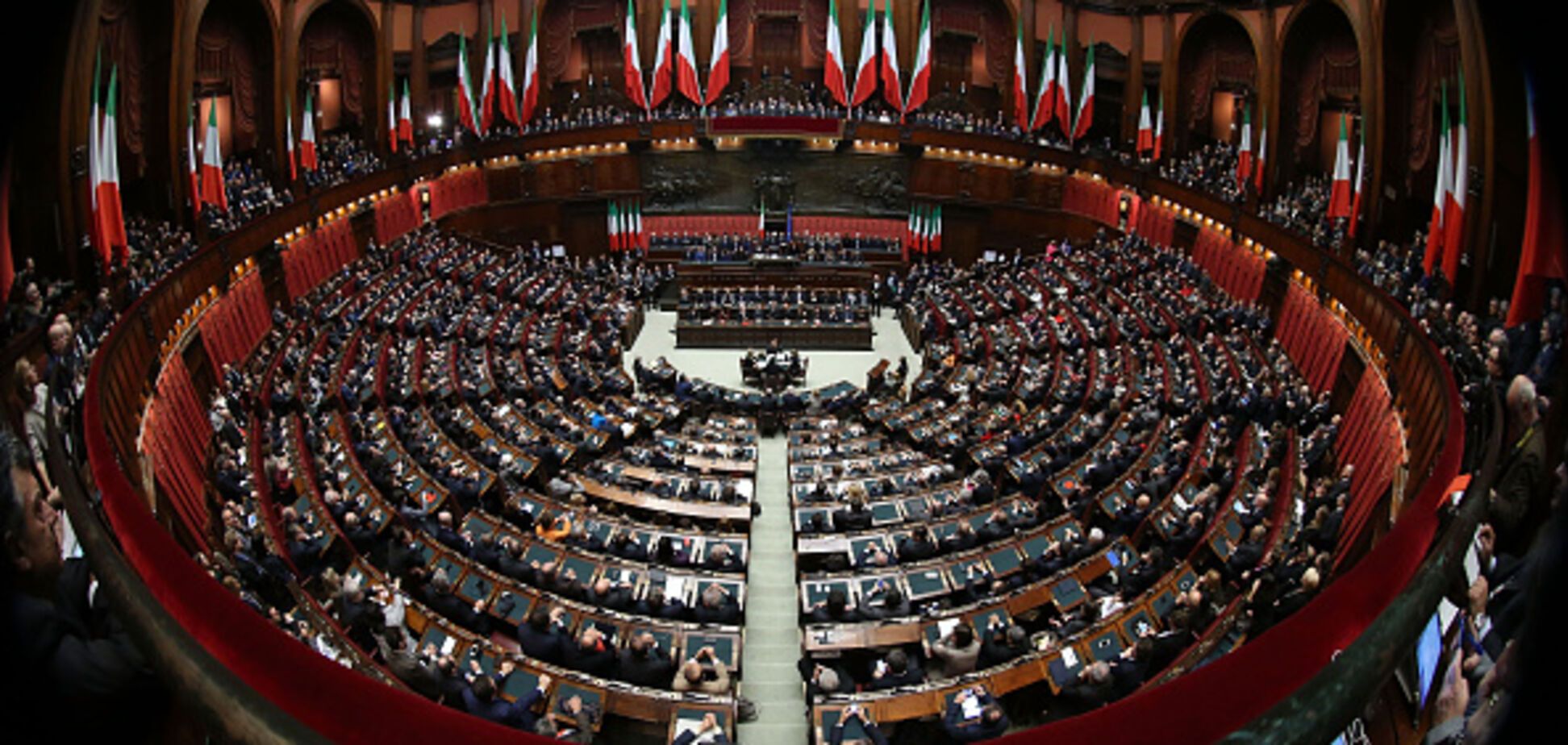 Президент Італії розпустив парламент