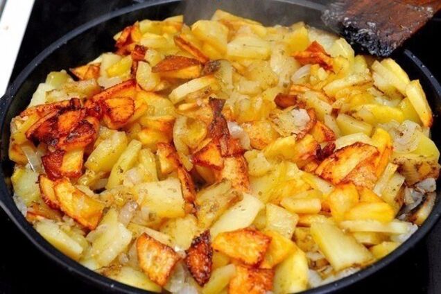 Рецепт от мамы: как вкусно пожарить картошку 