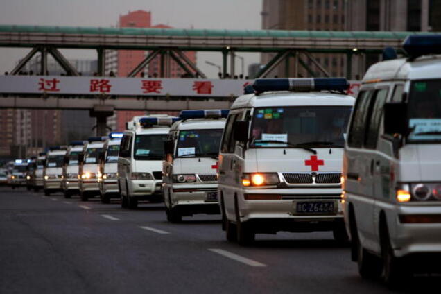 'Чесна митниця': в одеському порту 'застрягли' 40 машин 'швидкої' з Китаю