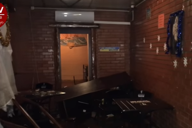 У Києві Діди Морози в чорному розгромили 'пивну'