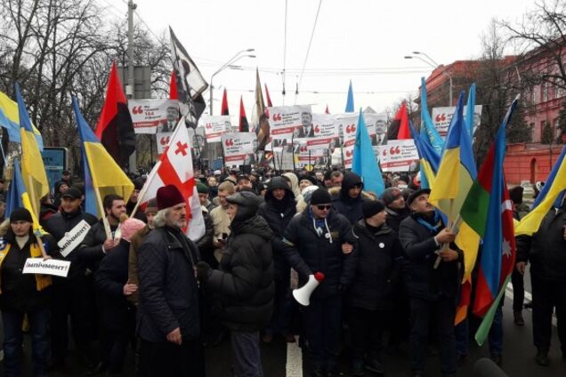 Не обошлось без Путина? Блогер указал на особенность  марша сторонников Саакашвили